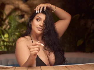 EmilyCurvvy