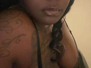 Hollyzhot372436